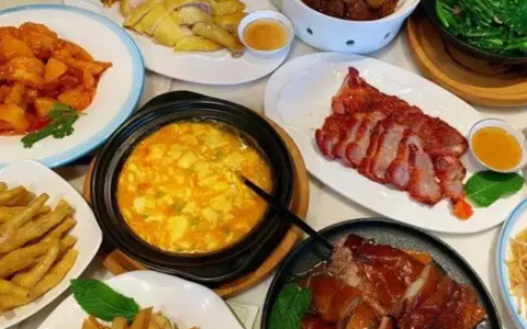 粤菜属于哪个地方的菜系特色？粤菜指的是什么地方风味菜系